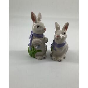 Cracker Barrel Ceramic Spring Rabbit Bunny Table Salt & Pepper Shaker Set